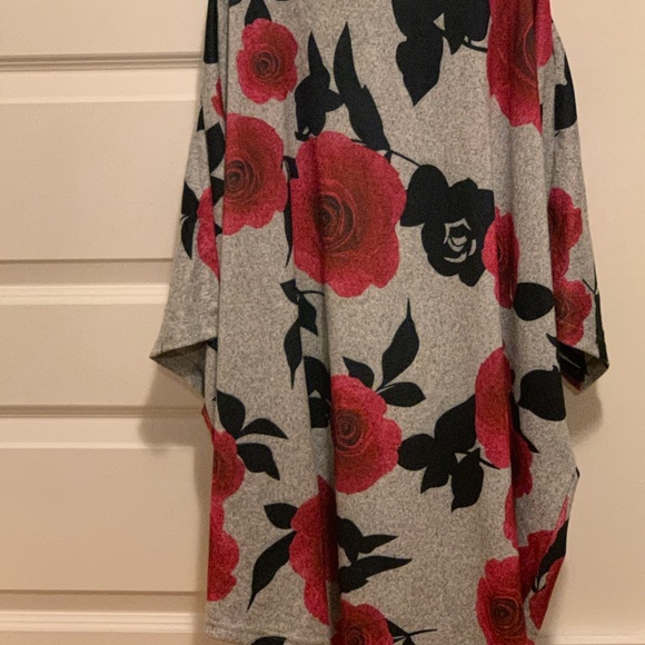 Floral shirt - Picture 2 of 3